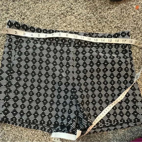 JOE FRESH SHORTS BLACK WHITE TEXTURED PRINT PREPPY BOTTOMS SIZE 10 - Picture 4 of 11